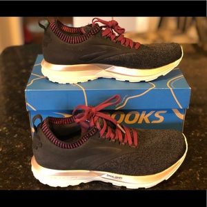 Brand new Brooks sneakers